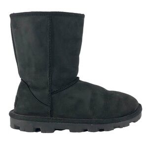 UGG Essential Short Boot Black Leather Natural Wool Lining Winter Boot Size‎ 5